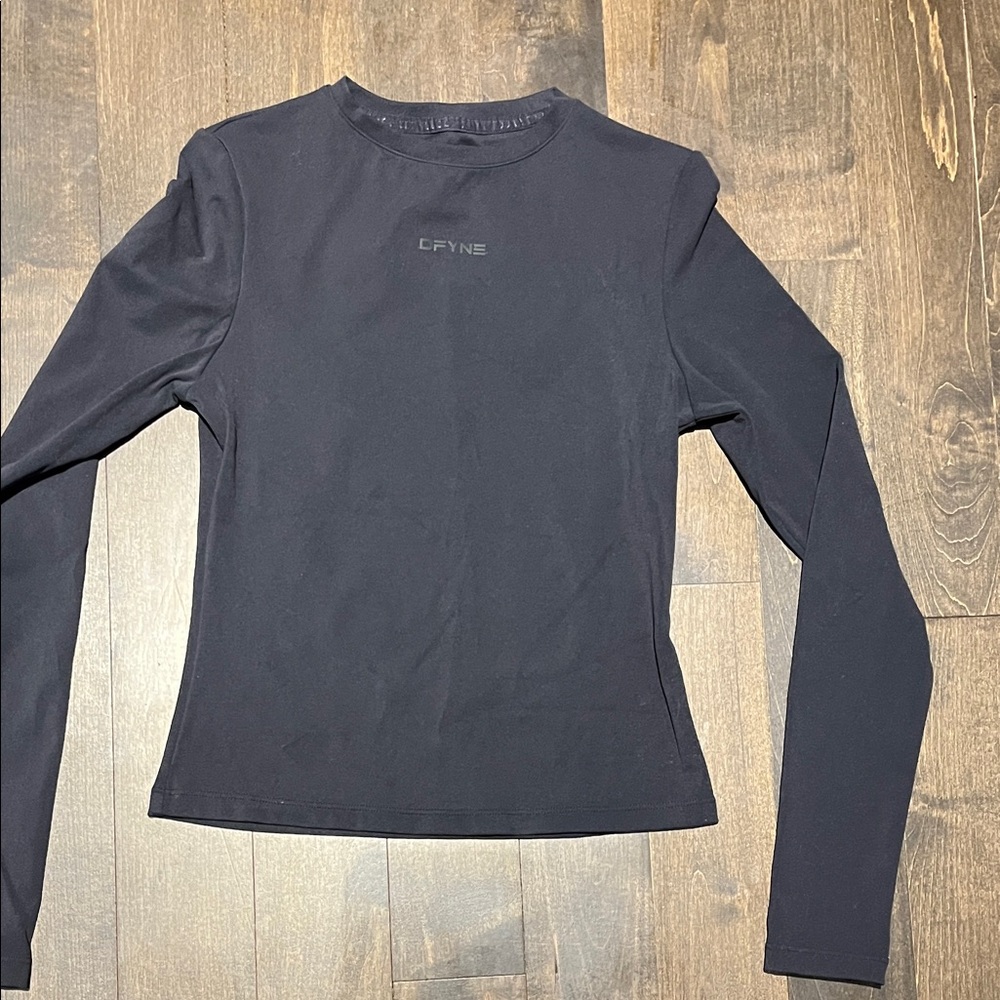 Dfyne Origin Long Sleeve Top